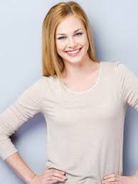 Bernardo se niega cumplir el deseo de su difunta esposa española, ya que lo considera un delirio: Los Cinco Roles De La Mujer En La Sociedad Actual