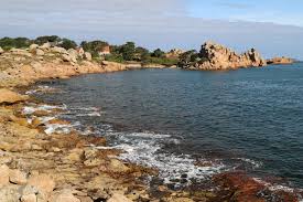 In the 19th and early 20th centuries, each cable was a single wire. Reiseabenteuerlich Bretagne Tag 7 Der Alte Zollnerpfad Von Ploumanach Tregastel Lannion Und Huelgoat