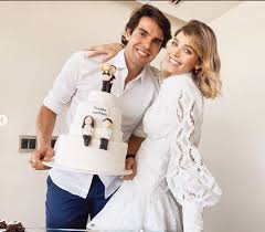 Melhor do que eu imaginava jogador e empresária anunciaram separação em 2015 e são pais de duas crianças 1 min de. Kaka E Carol Dias Revelam Sexo Do Bebe Em Cha Sem Convidados