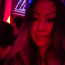 Do frozen grapes need to be sealed in a bag?