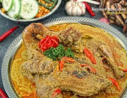 Lodho ayam atau ada yang menyebutnya ayam. 5 Makanan Khas Jawa Timur Terpopuler Nomor 3 Dimasak Dari Resep Turun Temurun