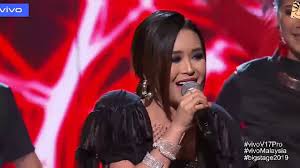 Saingan separuh akhir itu dibarisi enam peserta yang masih kekal iaitu azzam sham, usop (mentor), qody rany, fadh majid. Dinda Permata Secangkir Madu Merah Big Stage 2019 Minggu 7 Youtube