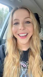 This is a photo of Norman, the carriage horse who collapsed at 2am