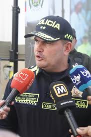 📉🚔 Bucaramanga presenta una reducción del -83% de los delitos El  Brigadier General William Quintero Salazar, comandante de la Policía  Metropolitana de Bucaramanga, destacó la notable disminución de los delitos  durante la