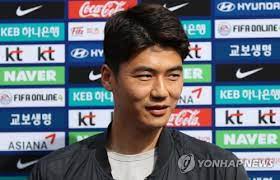 대한민국vs투르크 '오랜만이야' 태극마크 장착 손흥민 활약에 관중석 '들썩' 반진혁 기자 입력 2021. ê¸°ì„±ìš© íƒœê·¹ë§ˆí¬ ë°˜ë‚© í•œêµ­ì¶•êµ¬ ì–´ë ¤ìš´ ì‹œê¸° ê·¹ë³µ ë¯¿ìŒ ì—°í•©ë‰´ìŠ¤