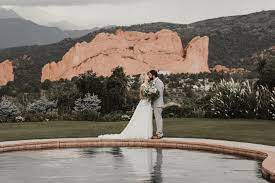 22 Colorado Destination Wedding Venues With Mountain Views See Colorado Destination Wedding Colorado Wedding Venues Mountain View Weddings