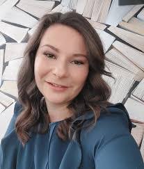 Jennifer Neumann's Instagram, Twitter & Facebook