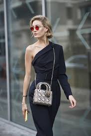 Caschetto lungo, scalato, mosso o con frangia: Taglio Capelli Donna Autunno 2020 La Tendenza E Hacked Bob