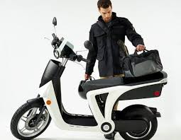 Mahindra S Cloud Based Genze 2 0 E Scooter E Scooter Electric Scooter Ebike