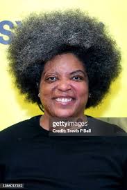 28 Photos & High Res Pictures