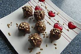Mandel Marzipan Pralinen Von Damaris16 Chefkoch Rezept Marzipan Marzipanpralinen Pralinen