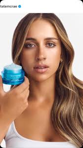 Tate for @neutrogena custom organic spray tan by @goldenglotans #tatemcrae  #ads #goldenglo #spraytanla #spraytanbeverlyhills #celebritytan #gorgeous