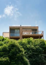 This Holiday House By Ian Moore Architects Is Located On The South Coast Of Nsw A Few Hundred Metres From The Beach River House Holiday Home Australian Homes