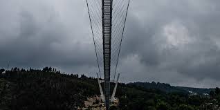 Esta ponte pedonal suspensa terá um vão de 516 metros e uma altura aproximada de 175 metros com a largura útil do tabuleiro de 1,20m. Esta Vai Ser A Maior Ponte Pedonal Suspensa Do Mundo E Fica Em Portugal Executive Digest