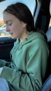 Robin Krizan's Instagram, Twitter & Facebook