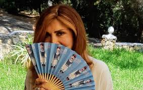 Ένα περιστατικό από την περιόδο που ο ίδιος φιλοξενούσε στο σπίτι του στην κύπρο τη μιμή ντενίση διηγήθηκε ο τάσος τρύφωνος και μάλιστα ο ίδιος αποκάλυψε και την άτυχη στιγμή όταν η οικιακή. Mimh Ntenish Tempelika Apogeymata Sto Spiti Ths Ston 8eologo Fwtografies Asisters Gr