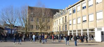 Over the time it has been ranked as high as 1 743 299 in the world. Un College Dans Votre Ville Bordeaux