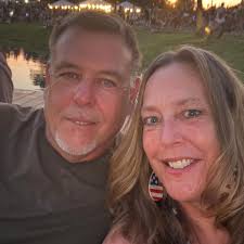 Airlines that allow 65lb dogs in the cabin