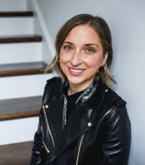 Danielle Langton's Instagram, Twitter & Facebook