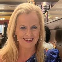 Carolyn Vick's Instagram, Twitter & Facebook