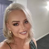 Jess Gee's Instagram, Twitter & Facebook