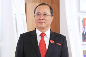 Thứ trưởng bộ quốc phòng, uỷ viên thường vụ quân uỷ trung ương, tư lệnh quân giải phóng miền nam, phó tư lệnh chiến dịch hồ chí minh. Er51xff9trm0nm