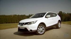 Dar înainte de a începe, vreau să dau la o parte aspectele tehnice şi economice ale maşinii. Nissan Qashqai 1 5 Dci Im Test Autotest 2014 Adac Youtube