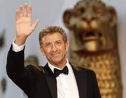 Ezio greggio nasce a cossato il 7 aprile del '54 da padre soldato in grecia e poi direttore di un'azienda tessile. Ezio Greggio Imdb
