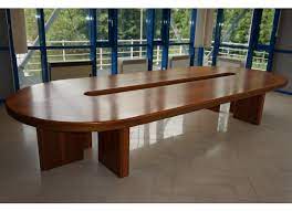 table de reunion en 2020 table de reunion table bois massif table