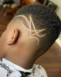 Il faut opter pour les contrastes de longueurs ou porter des styles exécutés aux ciseaux…ou presque! 900 Idees De Coiffure Homme En 2021 Coiffure Homme Coiffure Coupe De Cheveux