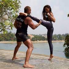 Gal gadot's shared a snippet friday on instagram of her training routine as she rocked out while boxing with her trainer. Pin By Handd On Inspiration Gal Gadot Gal Gadot Wonder Woman Gal Gabot