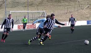 Siden har han gjennomgått fire operasjoner. Norwegisches Fernsehen Ubertragt Faroische Fussballliga Nordisch Info