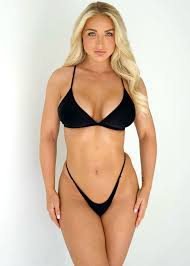 Shayna Holt - Free pics, galleries & more at Babepedia