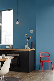 Das azurblau (kurz azur), auch bergblau oder himmelblau genannt, ist ein hellblauer farbton. Schoner Wohnen Farbe Wandfarbe Trendfarbe Lagune 2 5 L Matt Konservierungsmittelfrei Feine Farben Schoner Wohnen Farbe Schoner Wohnen Wandfarbe