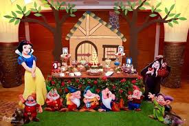 Snow White The Seven Dwarfs Birthday Party Kara S Party Ideas Snow White Birthday Party Snow White Birthday Snow White Party