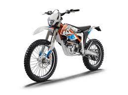 The Ktm Freeride E Is Actually A Very Cool Automatic Motorcycle It S Great Both On And Off Road It S Lightweight Fast Fu Ktm Electric Motorcycle Motorcycle