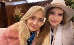 She represented russia at miss world 2019, where she placed in the top twelve. Rostov Na Donu Krasota Dostalas Po Nasledstvu Kak Vyglyadit Mama Miss Rossii 2019 Aliny Sanko Bezformata