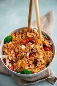Mediterraner Nudelsalat Das Titelrezept Aus Nudelsalate Fur Jeden Tag