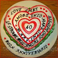 Le nozze da celebrare da 51 a 60 anni di matrimonio. Torta Anniversario Di Matrimonio Cuori E Camper In Pasta Di Zucchero