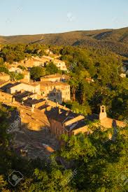 A whopping 1,909 metres high, mont ventoux is truly the guard watching over vaucluse. Im Luberon Das Dorf Menerbes Vaucluse Frankreich Village De Menerbes 84560 Vaucluse 84 Frankreich Lizenzfreie Fotos Bilder Und Stock Fotografie Image 72104127