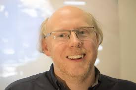 Maastricht Gravitational Inspiration Curriculum (MaGIC)