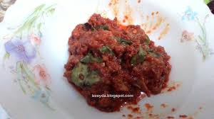Panaskan minyak, tumis bumbu halus hingga harum. Resepi Ringkas Daging Masak Merah
