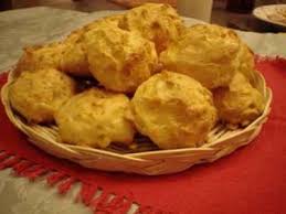 Decouvrez La Recette D Inratables Gougeres Moelleuses A Faire En 20 Minutes Prechauffer Le Four A Th 6 200 C Me En 2020 Recettes De Cuisine Recette Gougere Recette