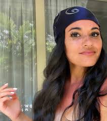 Jess Morin's Instagram, Twitter & Facebook