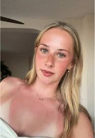 Meredith Berry's Instagram, Twitter & Facebook