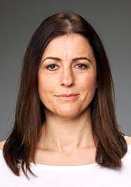 We'll start by learning how to remove pimples and other minor skin blemishes using photoshop's spot healing brush. The Haircuts As Anti Ageing As A Facelift Daily Mail Online