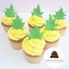 Cupcakes Au Bon Gout Du Fruit De La Passion Optez Pour Une Patisserie 100 Francais Com Gateau Creation Piece Montee Gateau Anniversaire Gateau Anniversaire