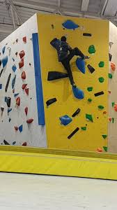 #routesetter #routesetting #bouldering #boulderinglife #boulder #bulder  #onlyboulder #onlybulder #climbtiktok # climbinglife #rocodromo #climbat  #climbatcenters #climbataviles #aviles #asturias ...