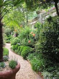Garden Design Ideas Courtyard Garden Beautiful Gardens Garden Pathway