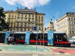 Telechargement pilotes imprimente canon ir 1020 Beautiful City Of Europe Palace Exciting Spots Vienna Fashionable Travel Journal By Naina